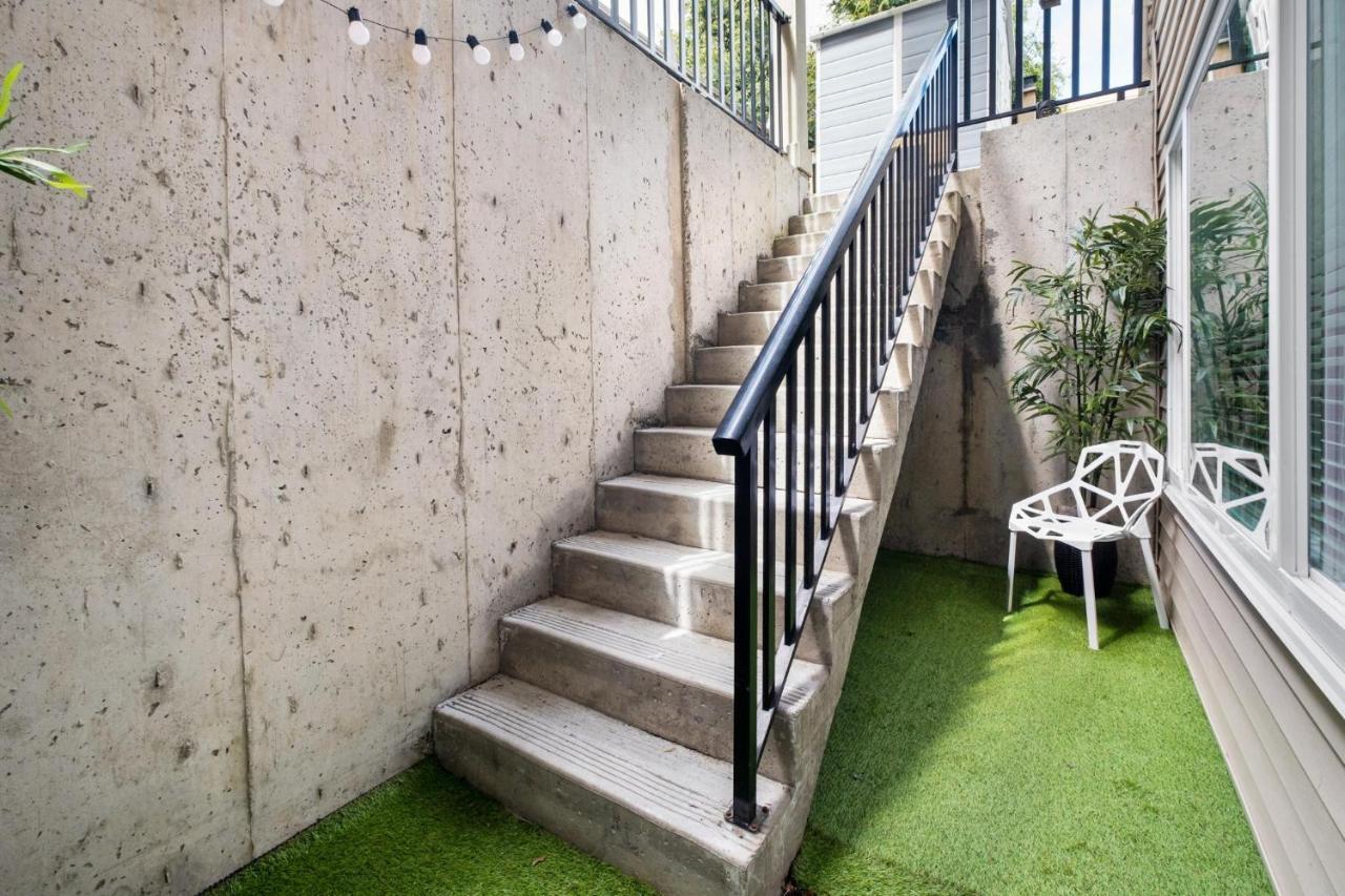 Willow Suite Langley Bagian luar foto