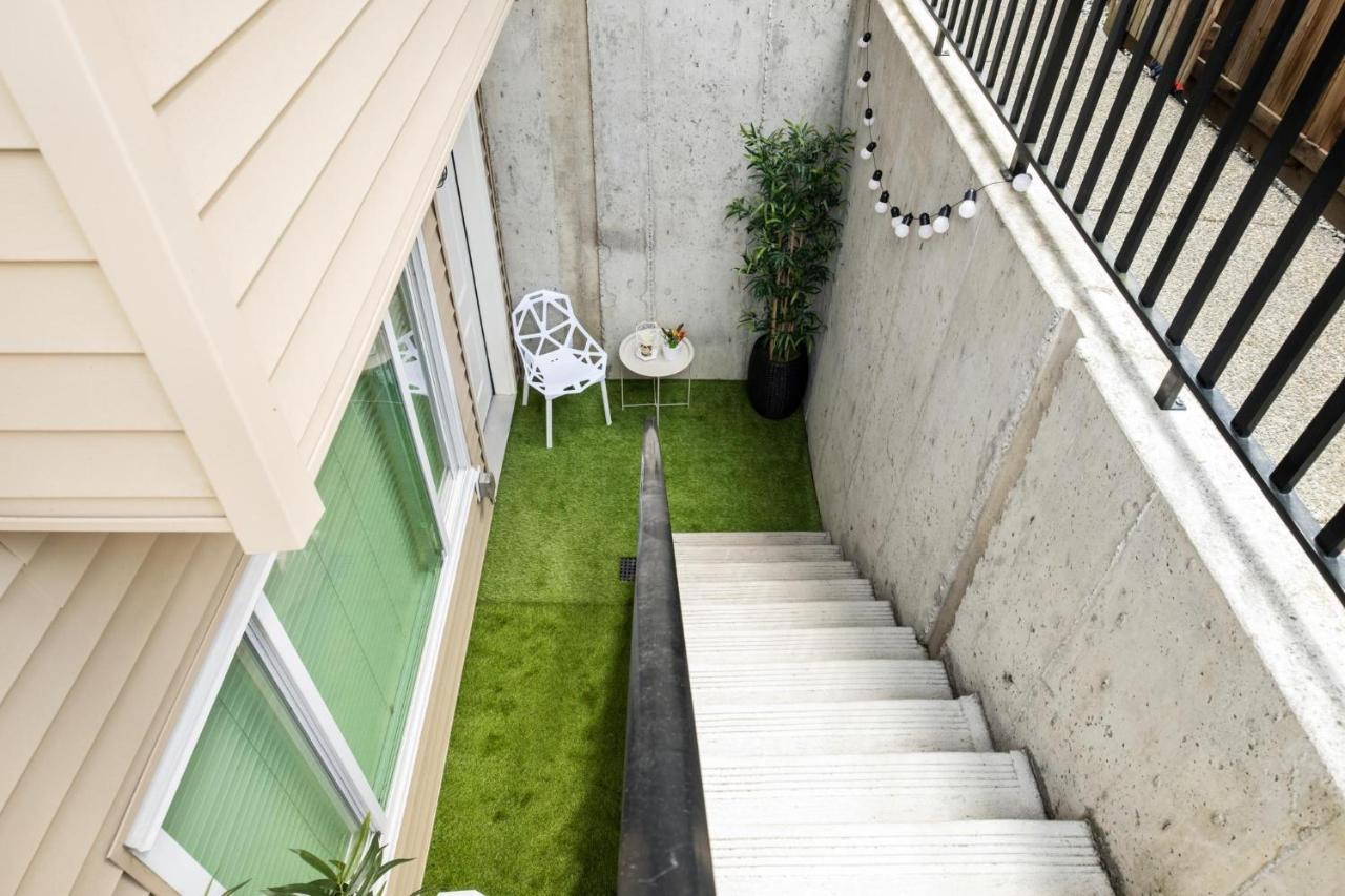 Willow Suite Langley Bagian luar foto