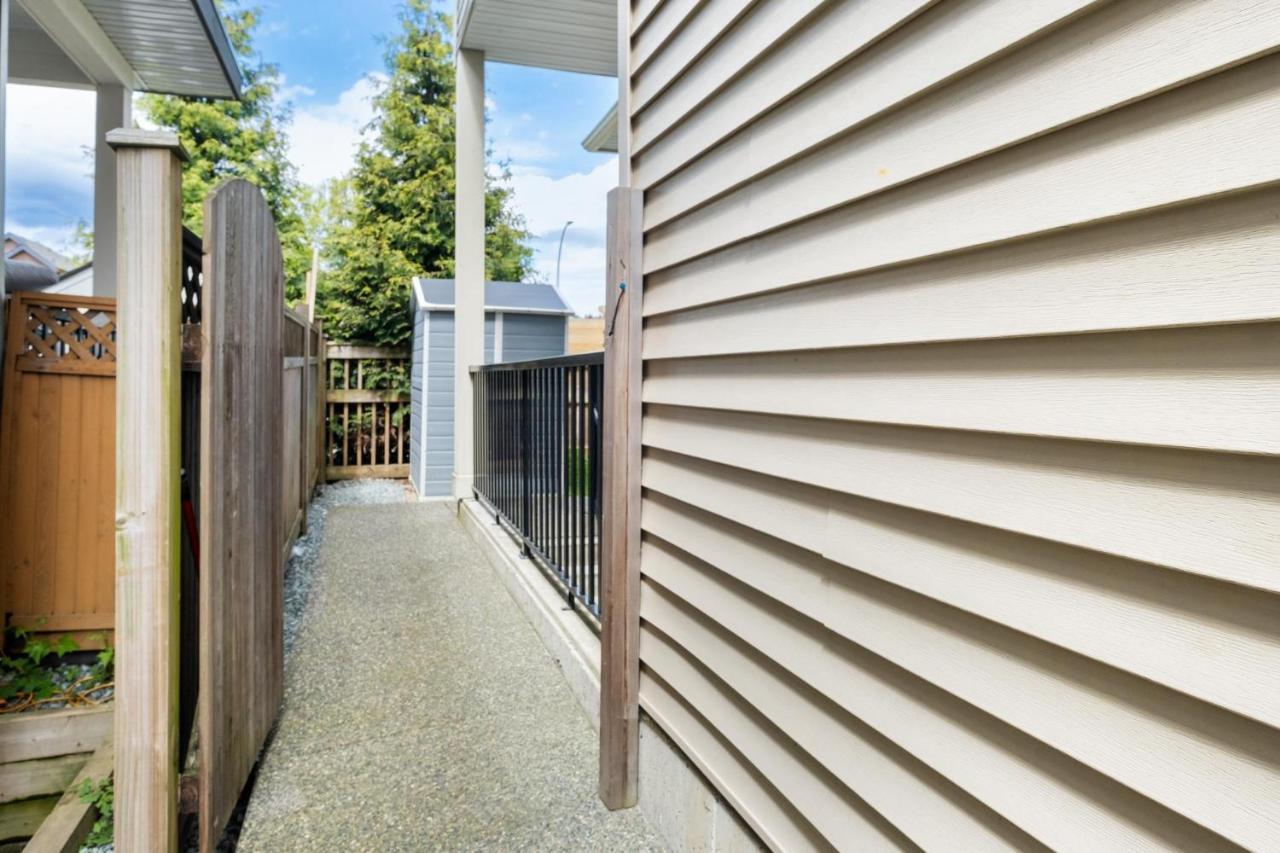 Willow Suite Langley Bagian luar foto