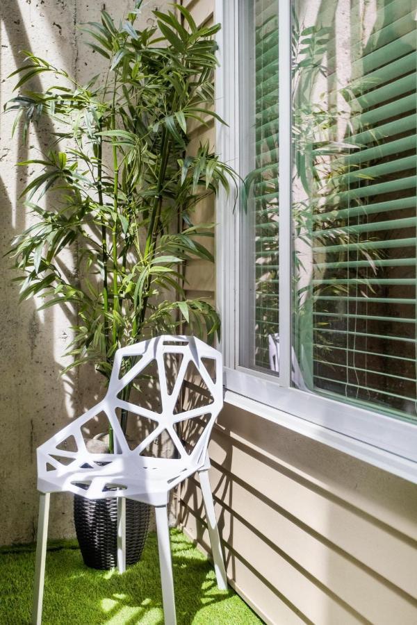 Willow Suite Langley Bagian luar foto