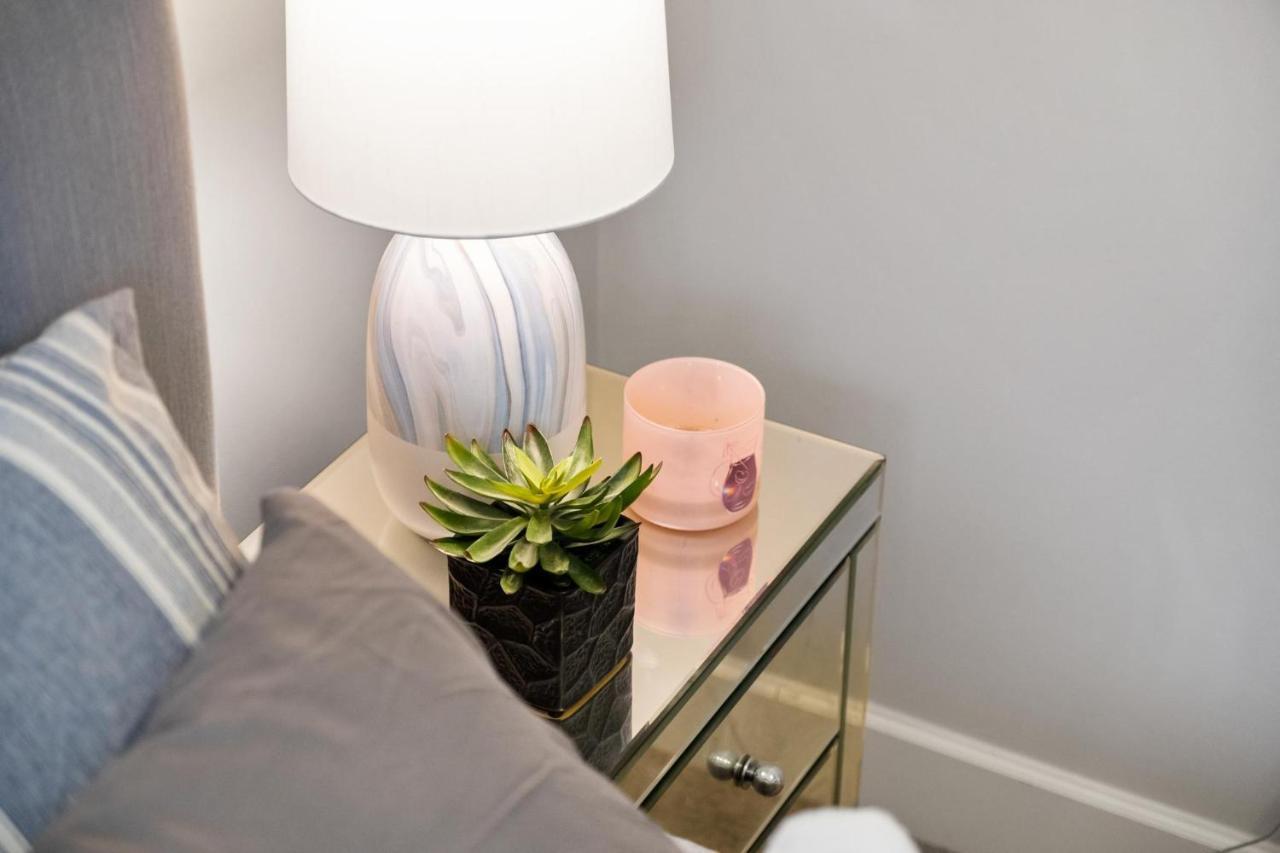 Willow Suite Langley Bagian luar foto