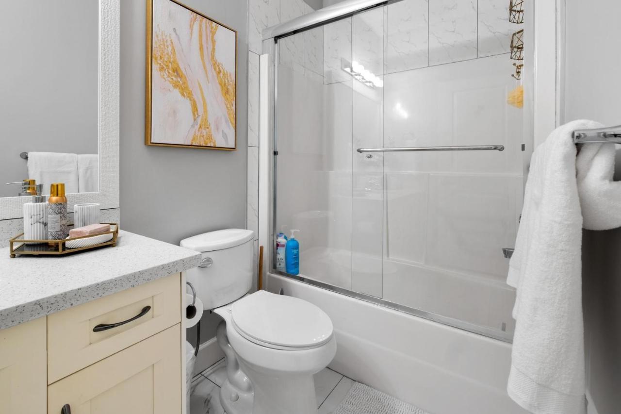 Willow Suite Langley Bagian luar foto
