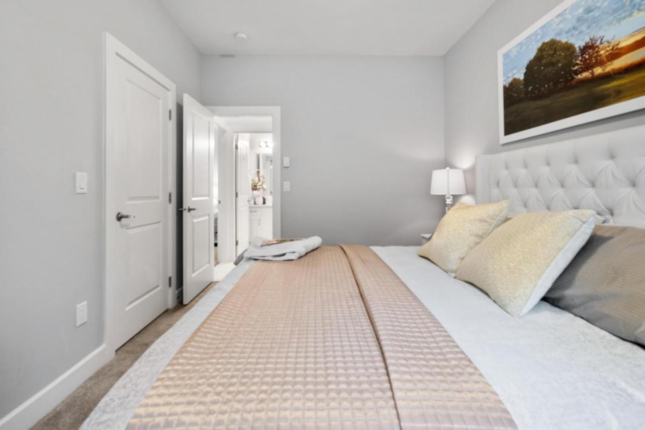 Willow Suite Langley Bagian luar foto