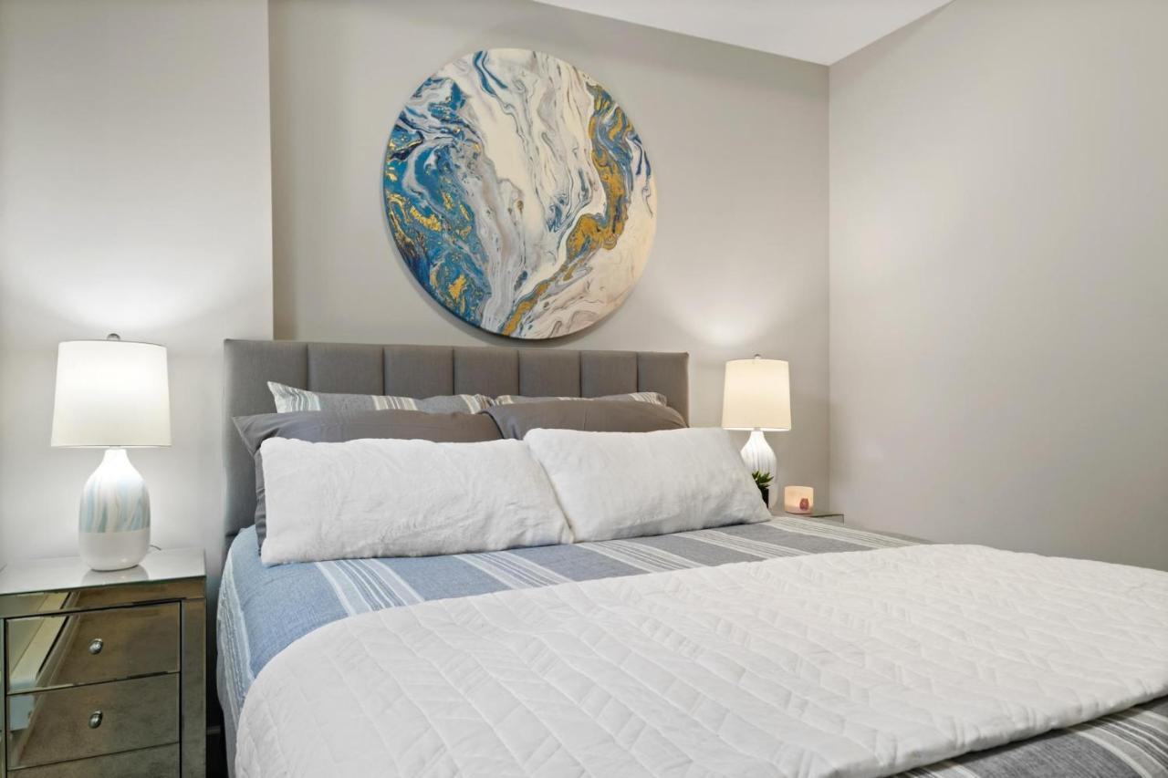 Willow Suite Langley Bagian luar foto